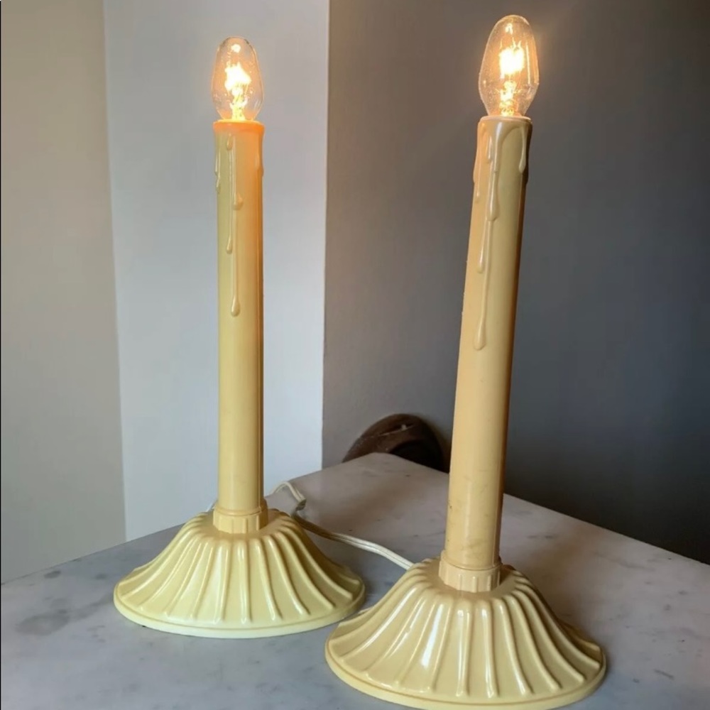 Set of 2 Vintage Christmas Window Electric Plastic Wax Drip Single Candl…
